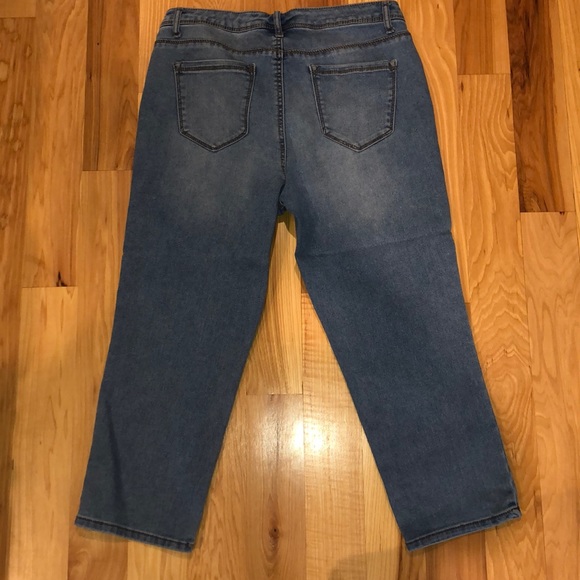 Capris - Picture 3 of 3